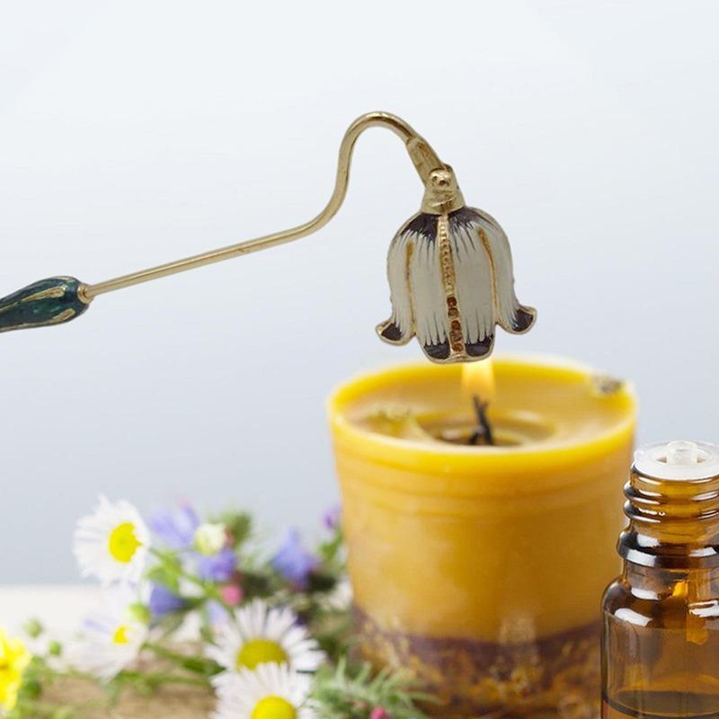 キャンドルスナッファー 欧風 レトロ アンティーク調 エナメル ハンドル付き アロマキャンドル消火ツール おしゃれ 上品 インテリア雑貨 ゴールドカラー 置物 ギフト プレゼント