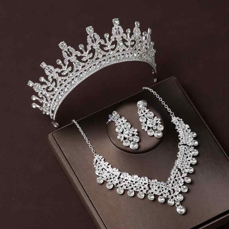 ウェディングアクセサリー レディース 花嫁 ブライダル 結婚式 プリンセス ティアラ クラウン ヘッドドレス 髪飾り ネックレス 首飾り 3点セット シンプル エレガント 上品 華やか 電気メッキ加工