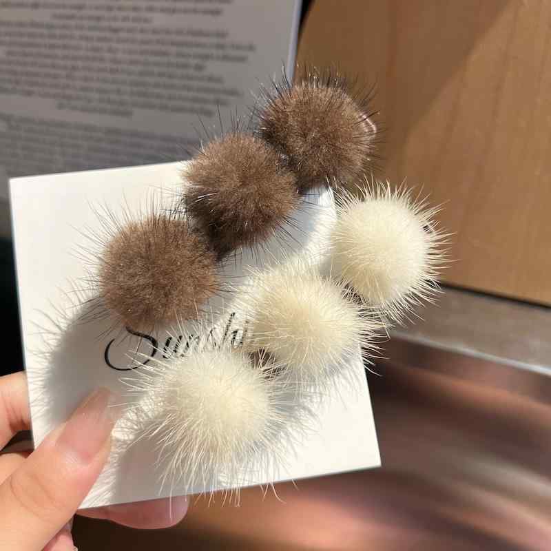 ヘアクリップ 女の子 リアルミンクファー ポンポン サイド 前髪 編み込み 髪留め デイリーユース カジュアル ブラウン ベージュ ブラック ワインレッド グレー