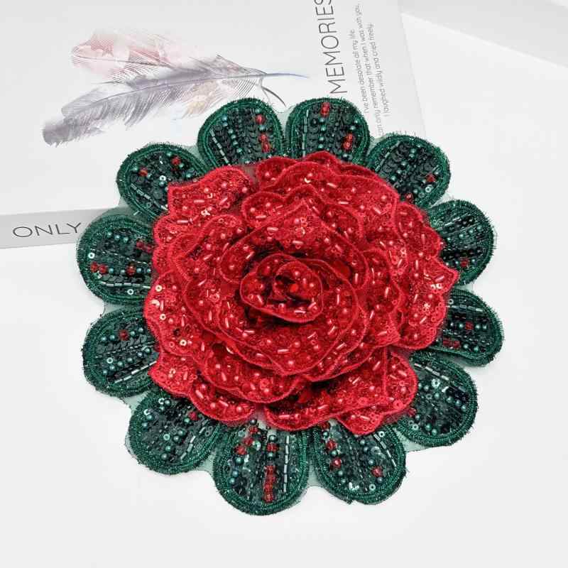 ブローチ レディース 赤色 豪華 立体 刺繍 スパンコール ビーズ バラ カメリア アップリケ コサージュ ジャケット コート ワンピース ドレス 結婚式 パーティー お呼ばれ フォーマル セレモニー アクセサリー(x2)