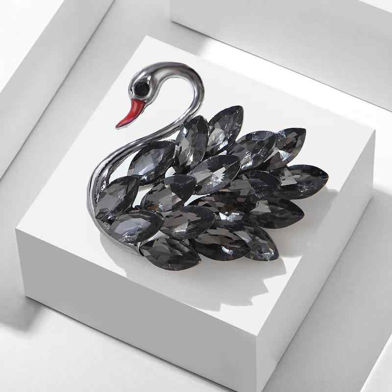 ブローチ レディース ブラック スワン 白鳥 クリスタル ラインストーン 欧米風 エレガント 上品 華やか..