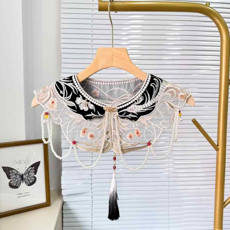 付け襟 レディース ブラック ビーズ刺繍 雲肩 漢服 新中式 馬面裙 秋冬 セットアップ 大人用 ポリエス..