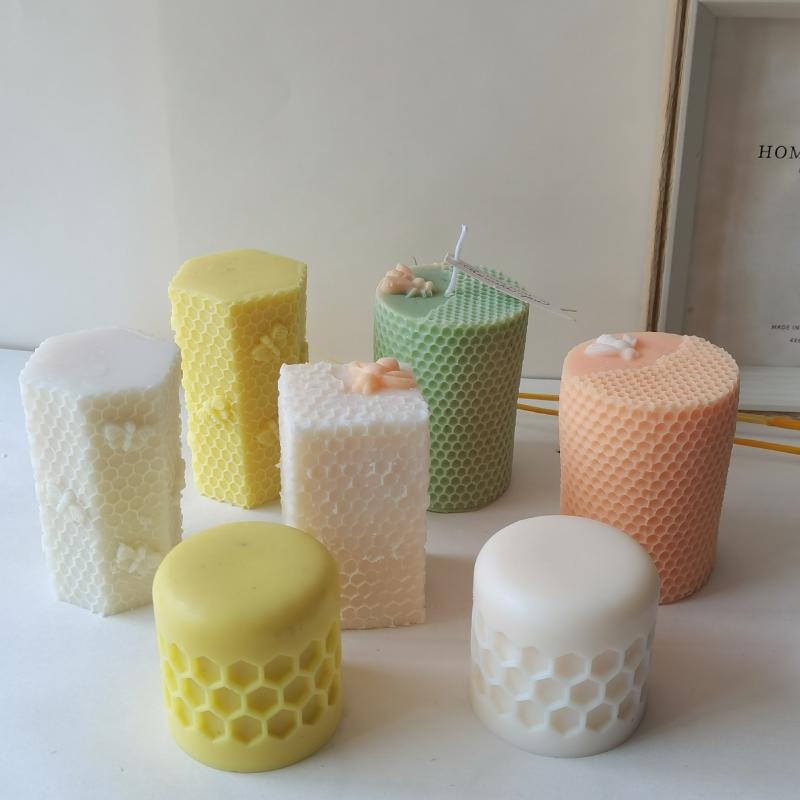 製菓型 シリコン ハニカム キャンドル 手作り石鹸 石膏 アロマストーン 円形 六角形 四角形 モールド DIY ハンドメイド 繰り返し使える 型抜き簡単 耐熱 耐冷 モダン シンプル ホワイト ケーキ型(x2)