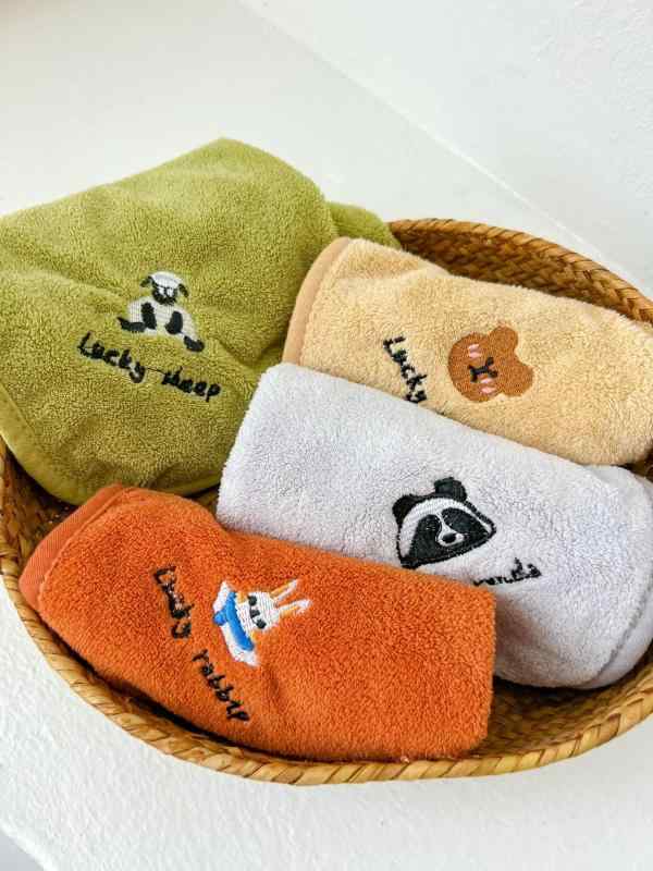 ハンドタオル ベビー キッズ 吸水性抜群 サンゴマイヤー 刺繍 韓国風 アニマル柄 羊 パンダ うさぎ ク..