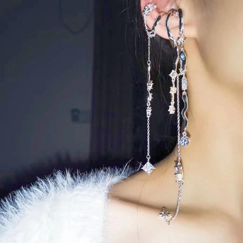 イヤーカフ ピアス レディース ジルコニア 一体型 ロング丈 高級感 フレンチスタイル 個性的な エレガント 小顔効果 シルバー