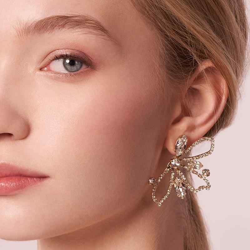 イヤリング レディース 透かし彫り フラワーモチーフ 欧米風 レトロ アンティーク調 個性的 ラインストーン ブライダル 結婚式 ドレスアップ