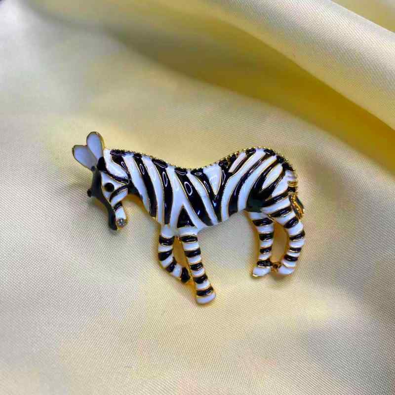 ブローチ レディース 欧米風 レトロ 手作り 滴釉加工 ゼブラ シマウマ柄 動物モチーフ 合金製 上品 エレガント おしゃれ アクセサリー