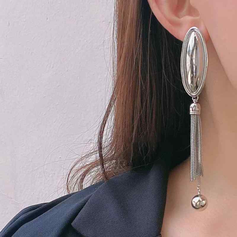 SWAROVSKI - ピアス イヤリング レディース シルバーカラー タッセル 揺れる 幾何学 楕円形 メタルボール 個性的なデザイン 上品 エレガント クールスタイル スタッドピアス 合金製