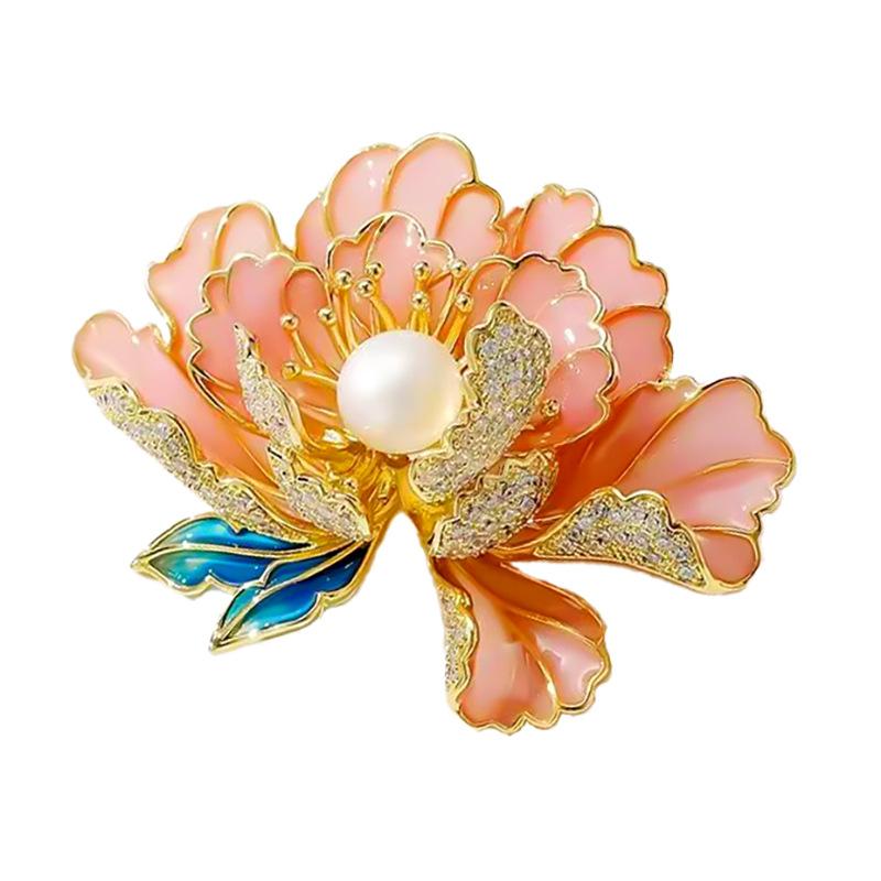 ブローチ 男女兼用 養殖淡水パール 牡丹 花 中国風 エレガント 上品 エナメル加工 漢服 チャイナドレス 和装小物 パーティー 結婚式 卒業式 入学式 成人式 発表会 アクセサリー コサージュ 銅製 ピンク