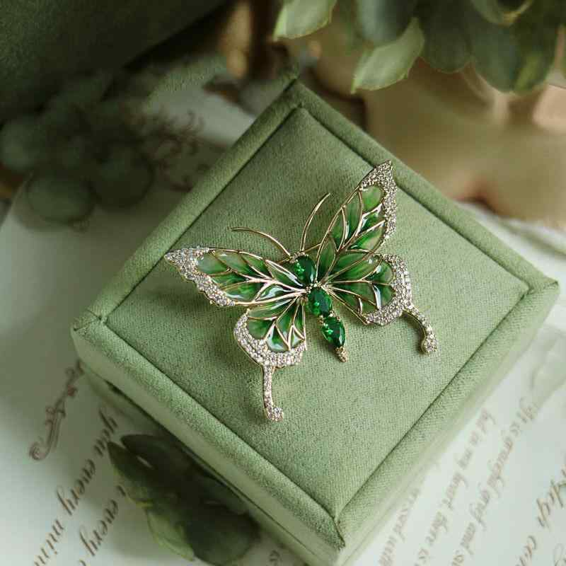 ブローチ レディース メンズ 男女兼用 韓国風 蝶 チョウ 昆虫モチーフ カラフル エナメル 軽やかな高級..