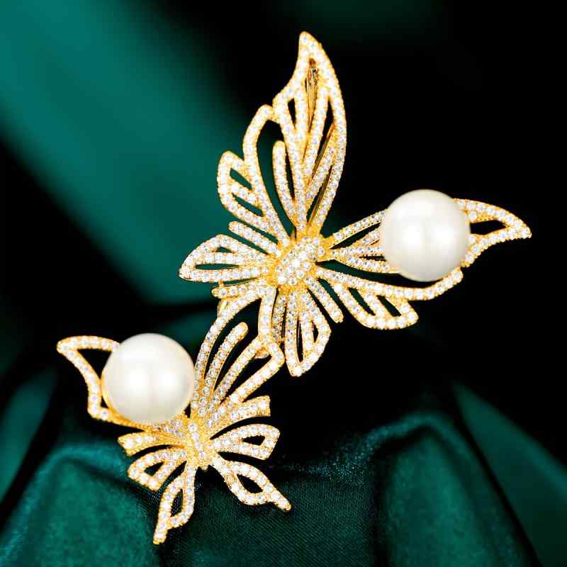 ブローチ レディース 高級感 ダブルバタフライ 輝くジルコニア 個性的 エレガント 上品 スカーフクリッ..