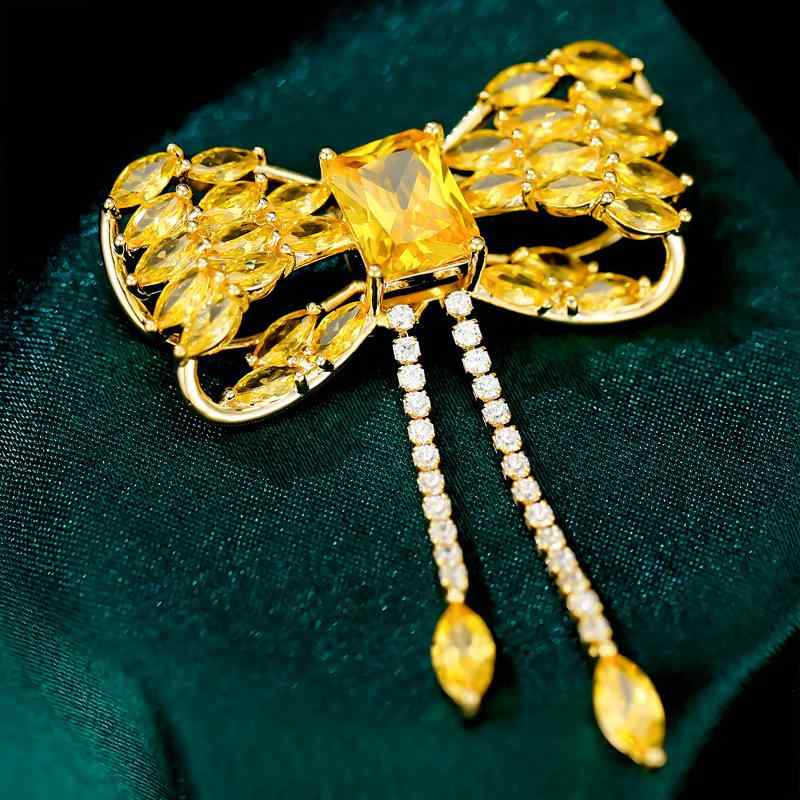 ブローチ レディース 高級感 エレガント タッセル リボン 大振り スーツ コサージュ ピン コート 装飾 フォーマル 結婚式 入学式 卒業式 アクセサリー