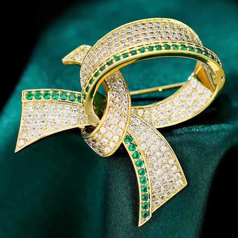 ブローチ レディース マイクロセッティング ジルコニア リボン 金メッキ 銅製 高級感 エレガント シンプル 上品 卒業式 入学式 結婚式 パーティー フォーマル