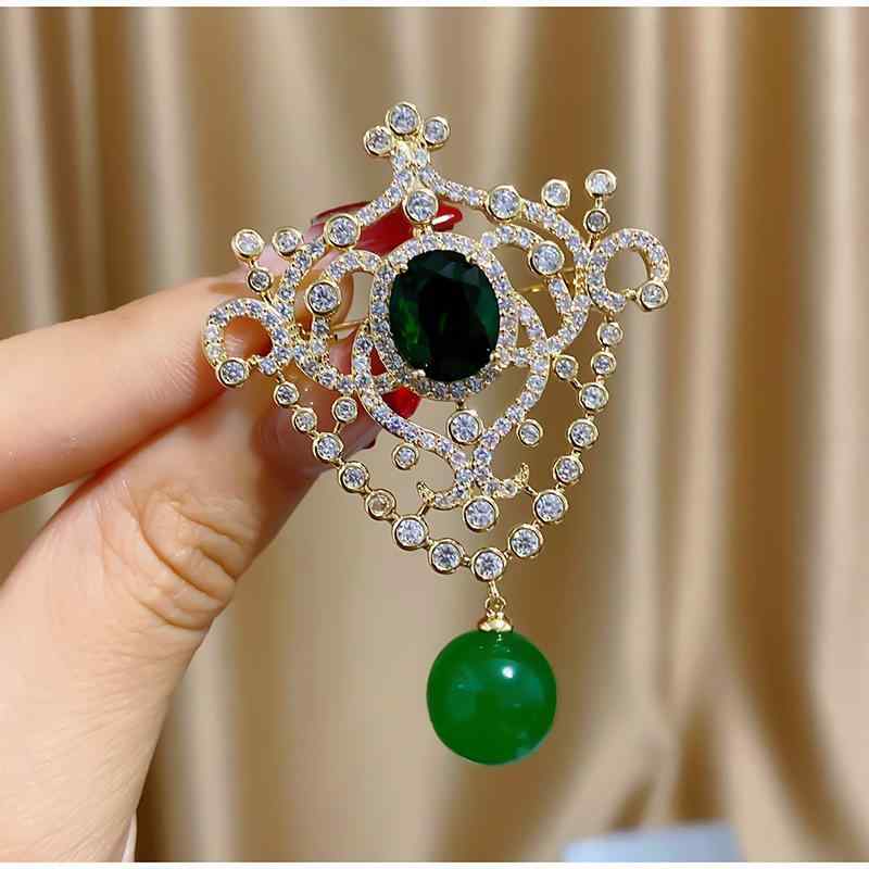 ブローチ 男女兼用 宮廷風 王冠 パール ジルコニア 華やか エレガント 上品 かわいい ショール留め ストールピン 結婚式 フォーマル パーティー 入学式 卒業式 ギフト アクセサリー