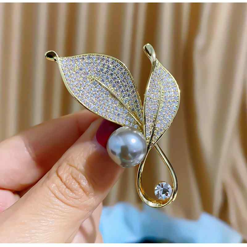 ブローチ 男女兼用 高級感 上品 エレガント 銅製 ジルコニア フルラインストーン 電気メッキ加工 リー..