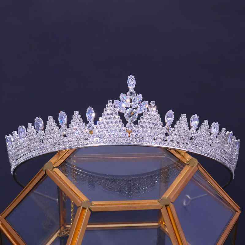 ヘッドドレス 花嫁 ブライダル レディース ジルコニア バロック クラウン ウェディングアクセサリー 高級感 エレガント ハンドメイド ティアドロップ 欧米風 シルバー 電気メッキ加工 髪飾り