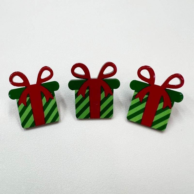 ブローチ クリスマス プレゼント ギフト 雪だるま サンタクロース アボカド フルーツモチーフ かわいい..