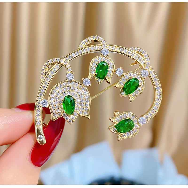 ブローチ レディース 高級感 花モチーフ カラフル 個性的 スーツ ジャケット スカーフクリップ アクセ..