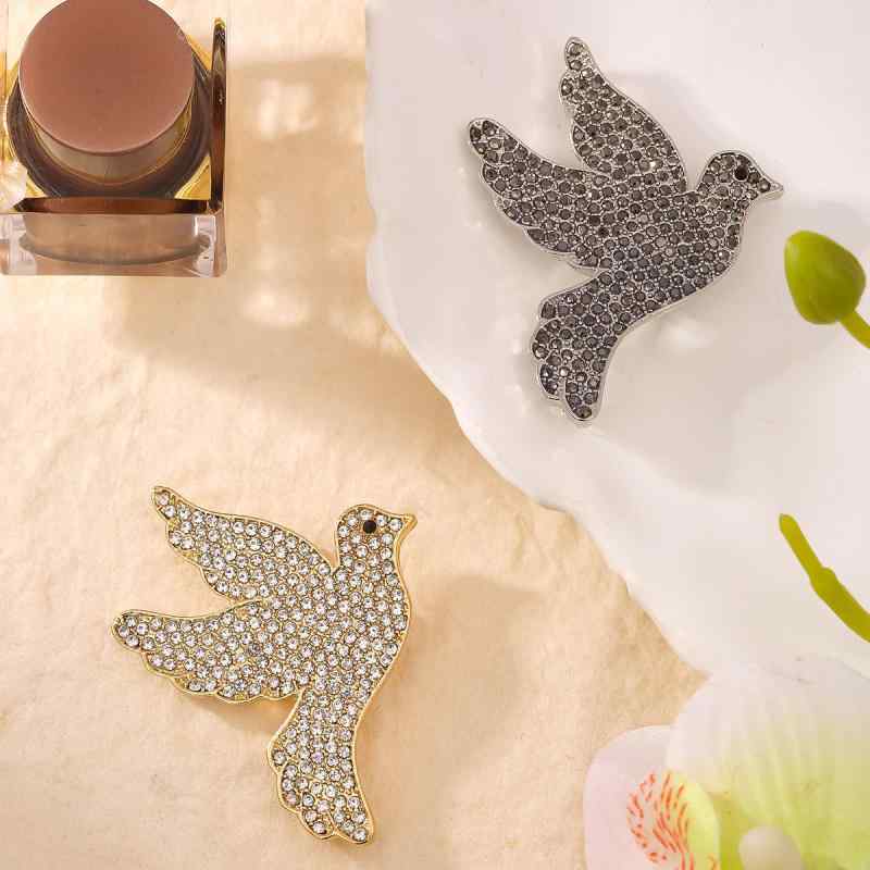 ブローチ 男女兼用 平和の鳩 鳥モチーフ 輝くジルコニア ラインストーン 電気メッキ加工 合金製 シンプル おしゃれ 万能 欧米風 ファッション 通勤 フォーマル カジュアル スーツ ジャケット コート 結婚式 パーティー 入学式 卒業式 ギフト ゴール(x2)