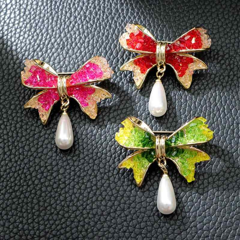 ブローチ レディース エレガント 高級感 ハンドメイド クリスタル リボン 蝶結び 結婚式 パーティー 入学式 卒業式 発表会 フォーマル コサージュ アクセサリー 上品 華やか