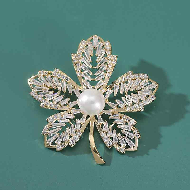 ブローチ レディース ジルコニア 淡水パール マイクロパヴェ 楓の葉 ゴールド 韓国風 エレガント 上品 ..