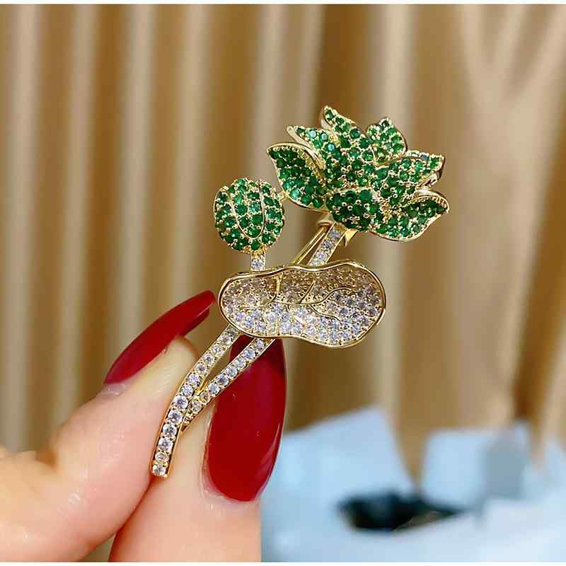 ブローチ 男女兼用 優雅 蓮の花 ジルコニア 中国風 チャイナドレス ピン 上品な 植物モチーフ 銅製 結..