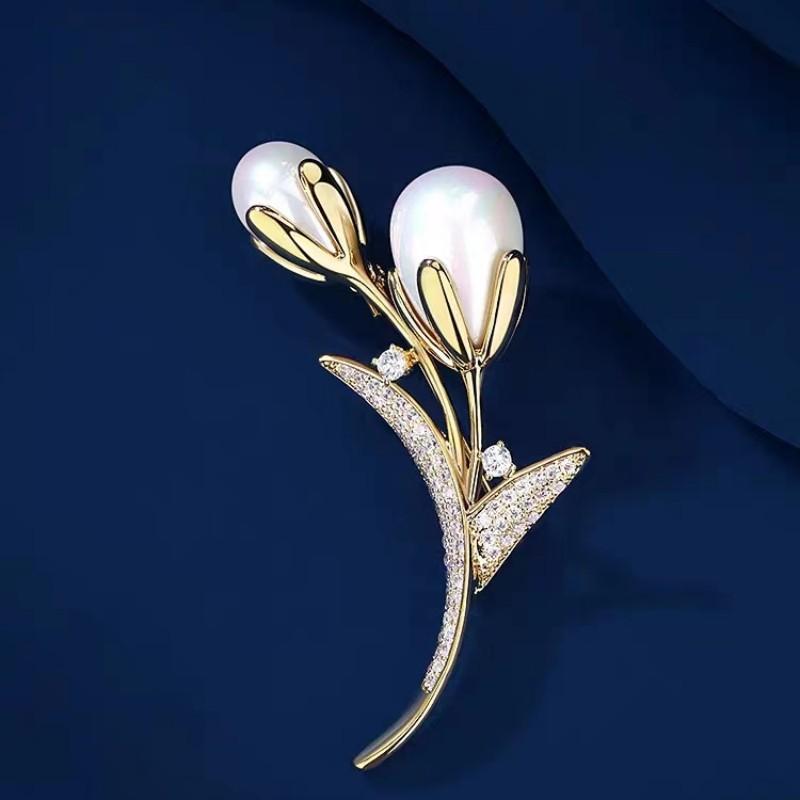 ・素材: シェル・デザイン: 花・加工: 焼き付け塗装・カラー: ゴールド・機能: 多機能・スタイル: 軽奢風、ファッション通勤・適用対象: 女性・種類: ブローチ・流行要素: 蘭