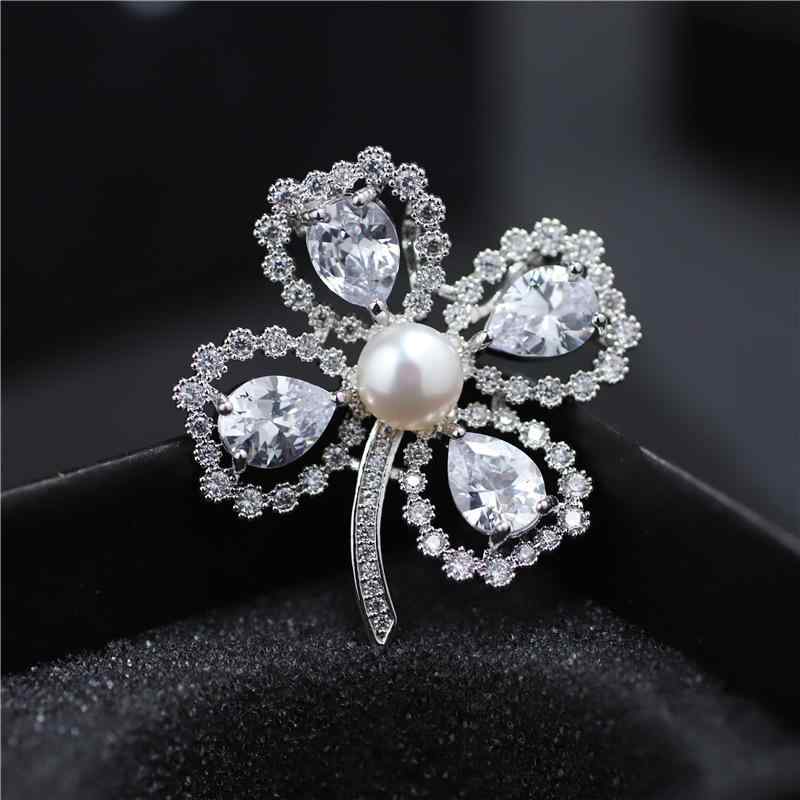 ブローチ レディース メンズ ユニセックス 韓国ファッション 上品 エレガント 高級感 マイクロパヴェ ..