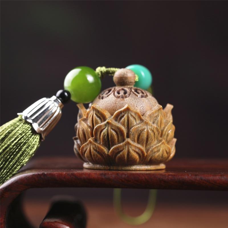 アロマチャーム 天然緑檀木 透かし彫り 匂い袋 猫 蓮の花 九尾狐 ひょうたん 獅子 アロマディフューザー 開運 縁起物 お守り スマホストラップ キーホルダー ペンダント