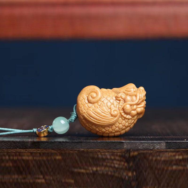 木彫り置物 天然木材 手作り 紫檀 緑檀 魚化龍モチーフ 精巧な彫刻 掌飾り 玩賞用 携帯用 開運 縁起物 お守り 風水アイテム 和風 インテリア オブジェ