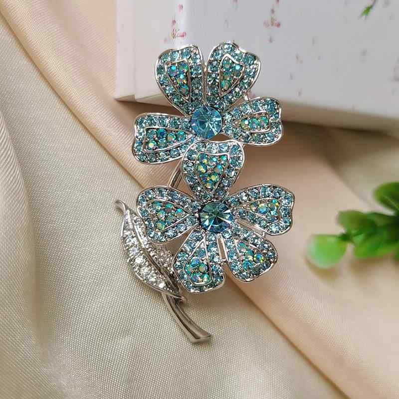 ブローチ レディース 女性用 韓国風 ライトブルー フラワーモチーフ 高級感 ライトラグジュアリー エレガント 上品な スーツ ジャケット 結婚式 パーティー チャイナドレス 飾り