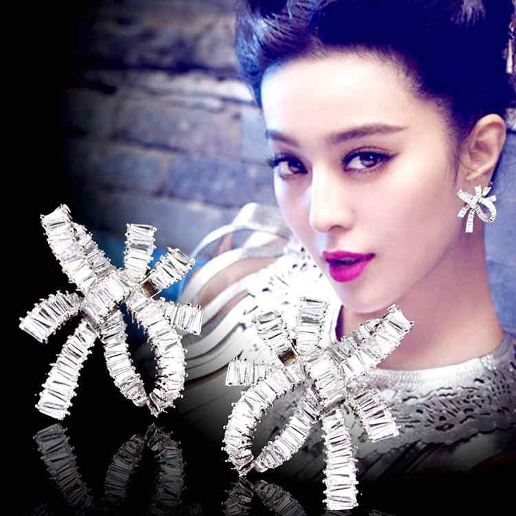 ピアス レディース 韓国ファッション リボン 大ぶり 個性的 存在感抜群 煌めくジルコニア S925純銀製ポスト 上品な 大人可愛い