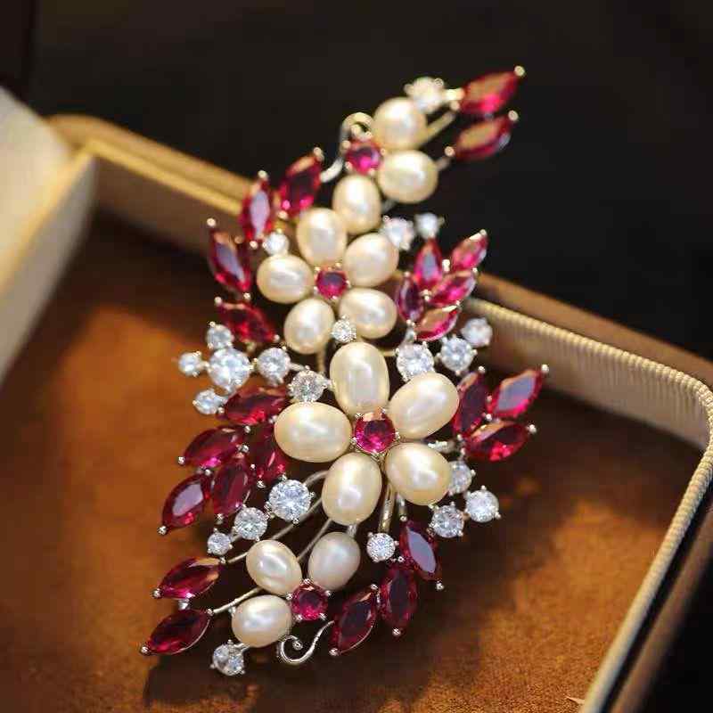 ブローチ ユニセックス レトロ 天然淡水パール 多連パール コサージュ 銅製 ローズ フラワーモチーフ ..