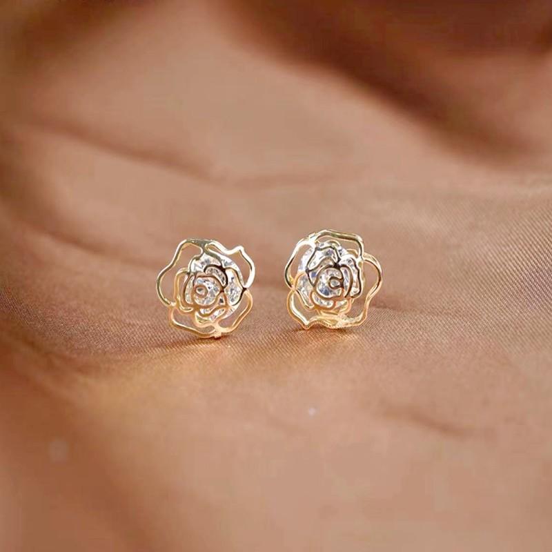 ピアス レディース ライトラグジュアリーデザイン ローズ バラ フラワーモチーフ 透かし彫り S925シルバーポスト 小ぶり 繊細 精巧 かわいい シンプル 上品 エレガント 韓国風 耳飾り イヤリング 春夏