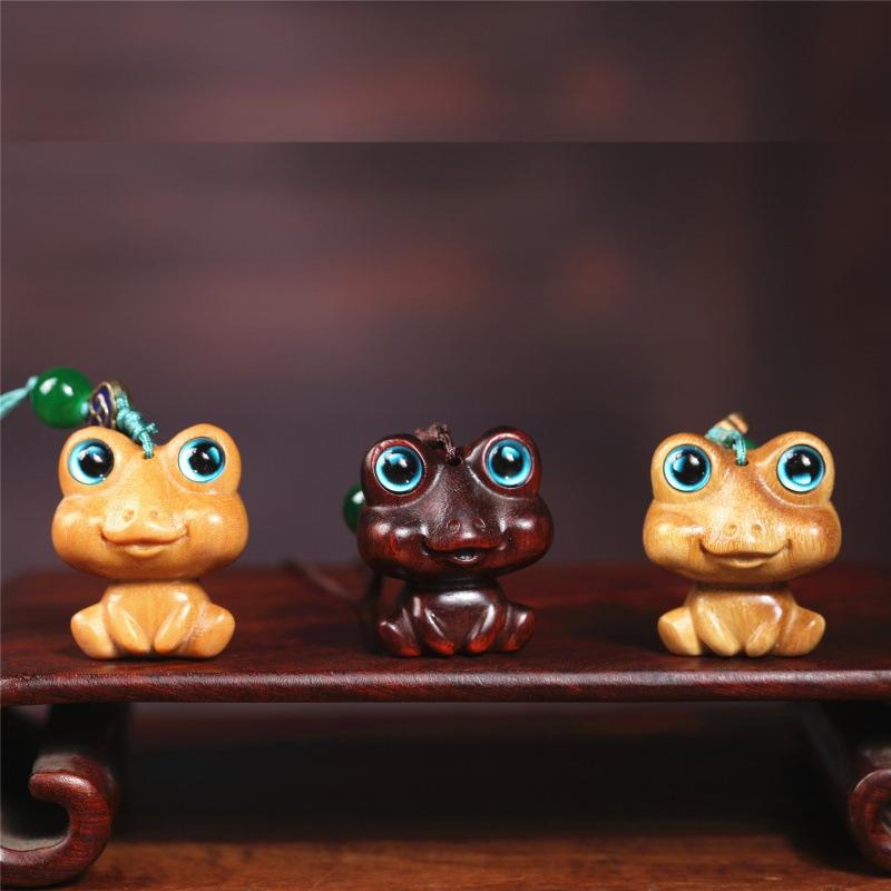 キーホルダー チャーム 紫檀 白檀 緑檀 天然木製 大きな瞳 カエル 開運お守り ストラップ バッグチャーム 吊り下げアクセサリー