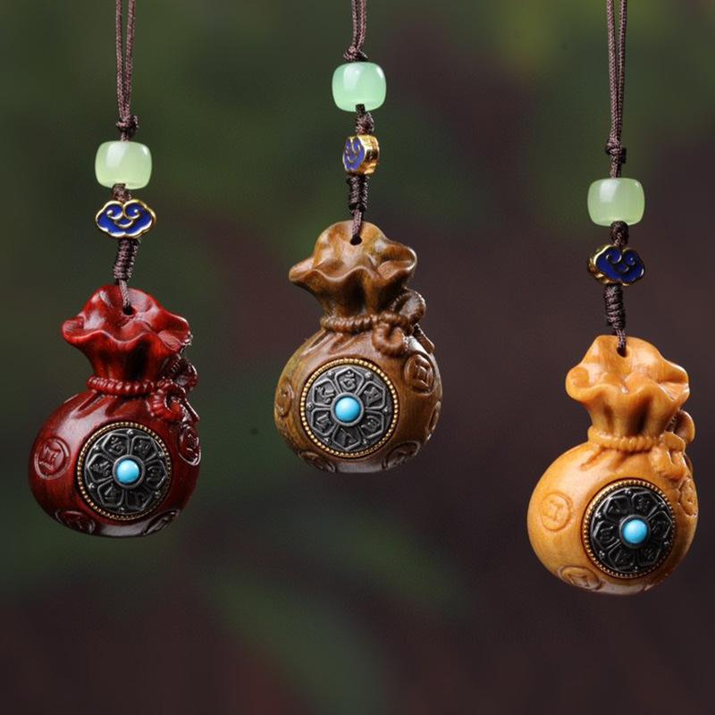 お守り 緑檀 木製 手彫り 六字真言 銭袋 福袋 ストラップ 金運 財運 開運 厄除け 縁起物 携帯 スマホ 車 バッグ用 キーホルダー チャーム 根付け 小物