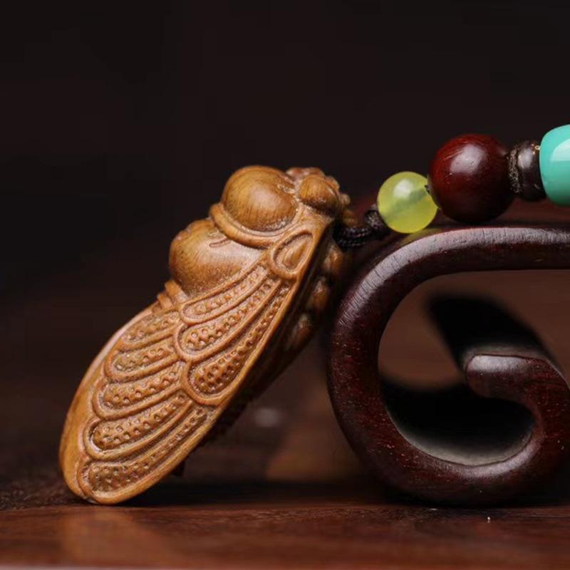 キーホルダー 緑檀 紫檀 白檀 天然木 ウッド 蝉 セミモチーフ 高級感 携帯 スマホ 車 鍵 バッグ リュック ポーチ チャーム ストラップ キーリング