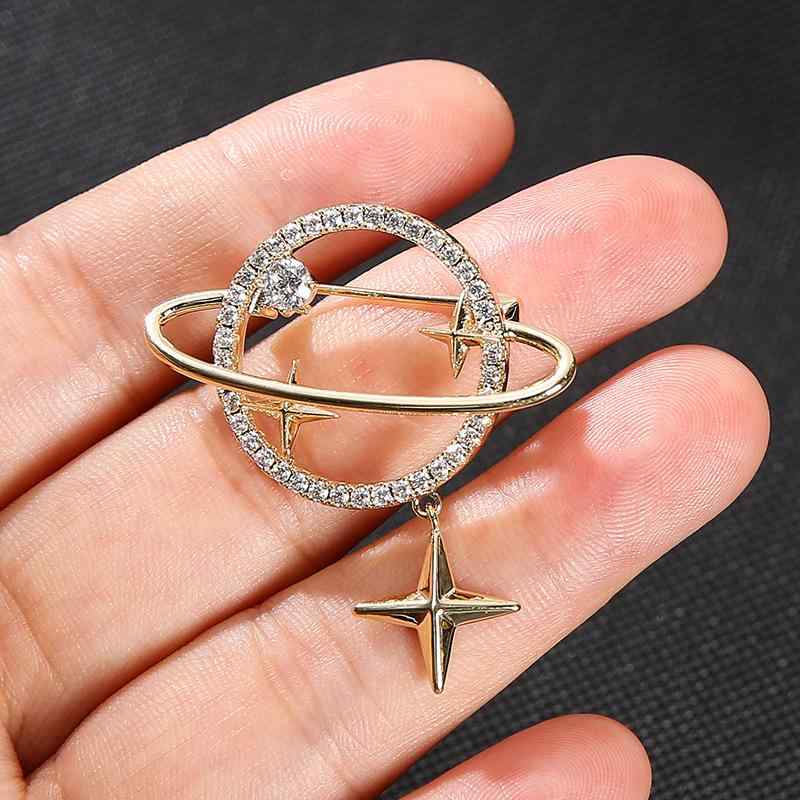 ブローチ 男女兼用 銅製 ジルコニア 微細パヴェ 星型 スター 韓国風 おしゃれ 万能 アウター スーツ フォーマル カジュアル 入園式 卒業式 結婚式