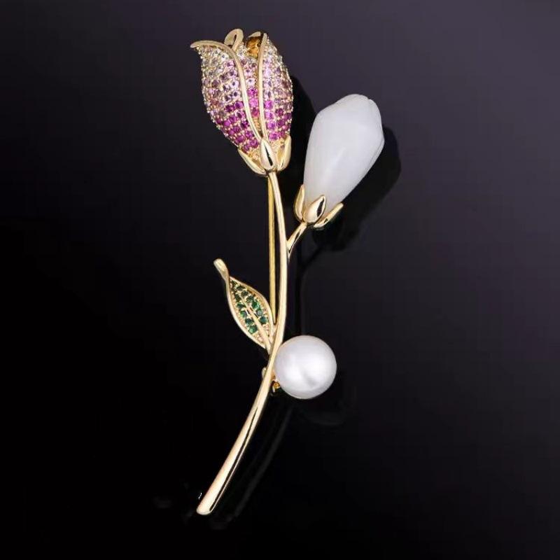 ブローチ レディース チューリップ ジルコニア エレガント 上質 シンプル デザイン 優雅 高品質 マイクロパヴェ 高級感 ゴールド 秋冬 コート ジャケット ドレス 結婚式 パーティ 入学式 卒業式 フォーマル カジュアルスタイル