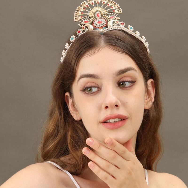 ヘッドドレス レディース 花嫁 結婚式 ブライダル クラウン 王冠 ヨーロッパ風 ヴィンテージ 孔雀モチーフ エキゾチック ゴールドカラー 合金製 電気メッキ加工