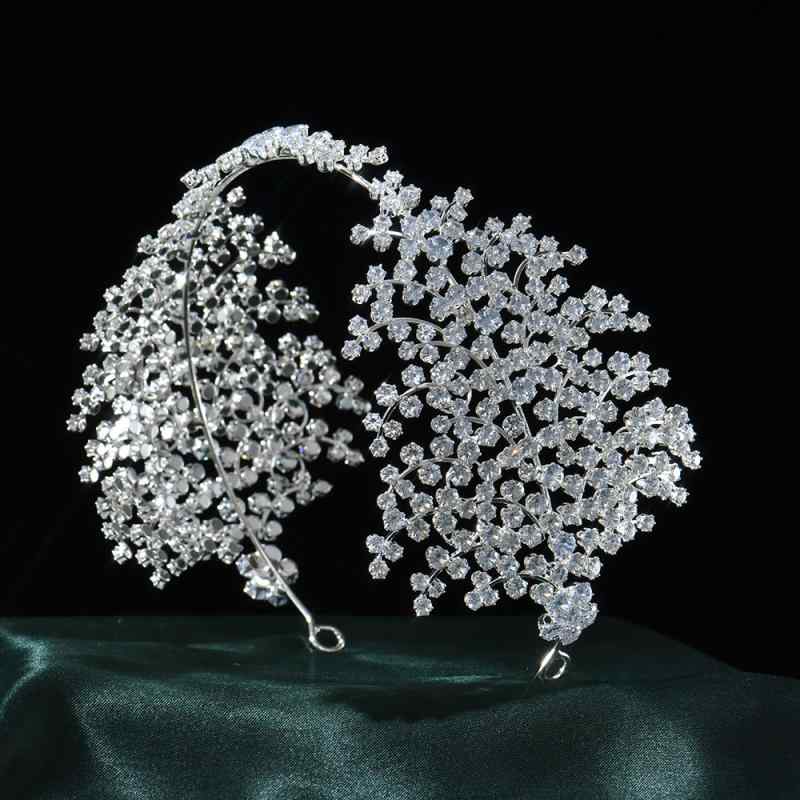 ヘッドドレス ウェディング 花嫁 王冠 ティアラ クラウン 韓国風 高級感 舞台 発表会 手作り ジルコニア満載 クリエイティブデザイン パーティー 記念日 誕生日
