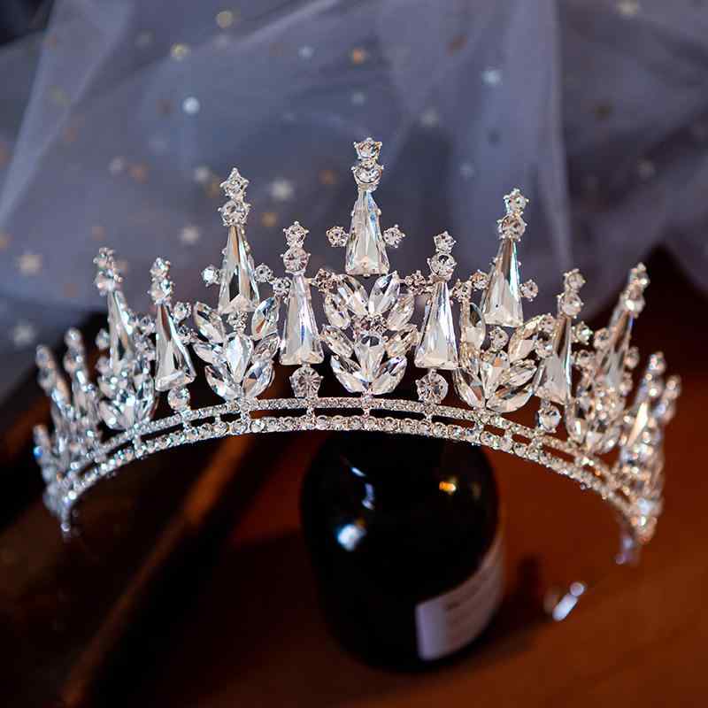 ヘッドドレス レディース 王冠 クラウン パール パール クリスタル 水晶 高級ジルコニア 花嫁 ブライダル ウェディング プリンセス フレンチスタイル 高級感 上品 エレガント 華やか 誕生日 記念日 パーティー 電気メッキ加工