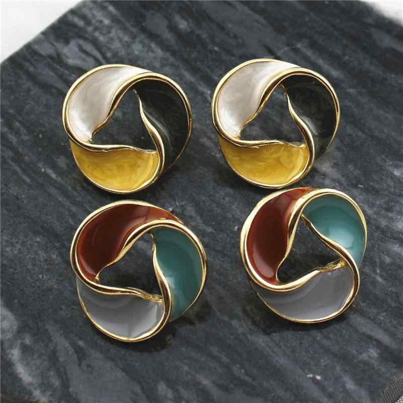 ピアス 925シルバーポスト 電気メッキ加工 合金製 ヴィンテージ風 上品 エレガント シンプル フレンチスタイル ツイスト カメリア スタッドピアス