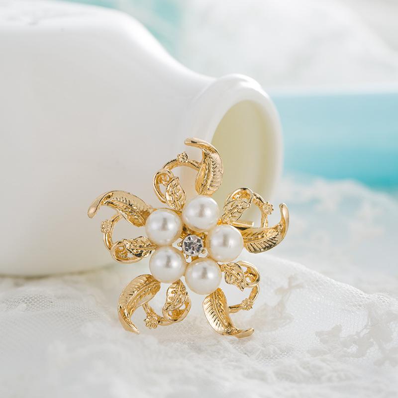 ブローチ レディース 高級感 パール 花 羽 葉モチーフ 電気メッキ加工 合金製 欧米風 おしゃれ 上品 エレガント ギフト プレゼント お祝い 記念日(x2)