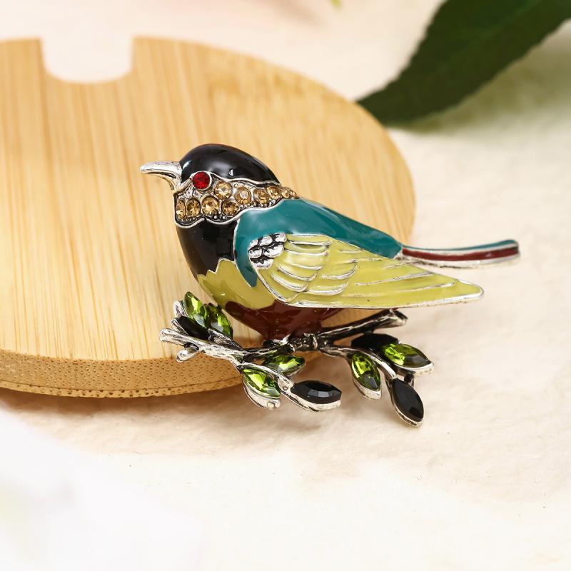 ブローチ メンズ レディース かわいい エナメル ジルコニア装飾 小鳥 高級感 胸元カバー 欧米風 レトロ..