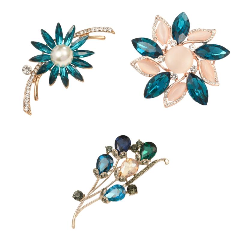 ブローチ 男女兼用 高級感 クリスタル 花 エレガント 多機能 コサージュ ジャケット カーディガン スカーフ留め 結婚式 入学式 卒業式 パーティー 贈り物 電気メッキ加工 アクセサリー(x2)