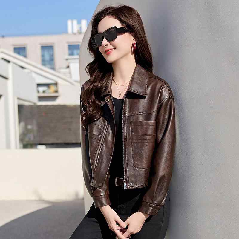 ・着丈: 短め (40cm～50cm)・ネックライン: 襟付き・柄: 3D立体柄・カラー展開: ブラック、アンカラレッド、カフェ・サイズ展開: M、L、XL、2XL・スタイル: エレガント通勤、快適カジュアル・フィット感: ゆったり・袖丈:...