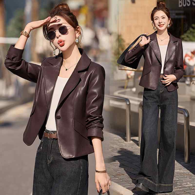 レザージャケット レディース ラムレザー 本革 ショート丈 スリムフィット テーラードジャケット 小柄さん向け 春秋 通勤 一粒ボタン アンゴラレッド