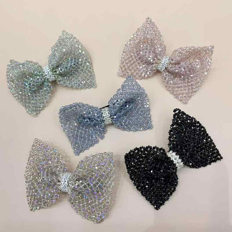 ・素材: 水晶・対象: レディース・加工: 手作業・カテゴリ: ヘアクリップ・カラー展開: ブルー、ピンクパープル、シャドウパープル、ブラック、マンボーグリーン・デザイン: 蝶結び、形状/パターン・スタイル: ライトラグジュアリー、ファッション通勤・品名: ジルコニアクリスタル蝶結びヘアクリップ・付属品: ライトラグジュアリーな高級感ある手編みバックスプリングクリップ