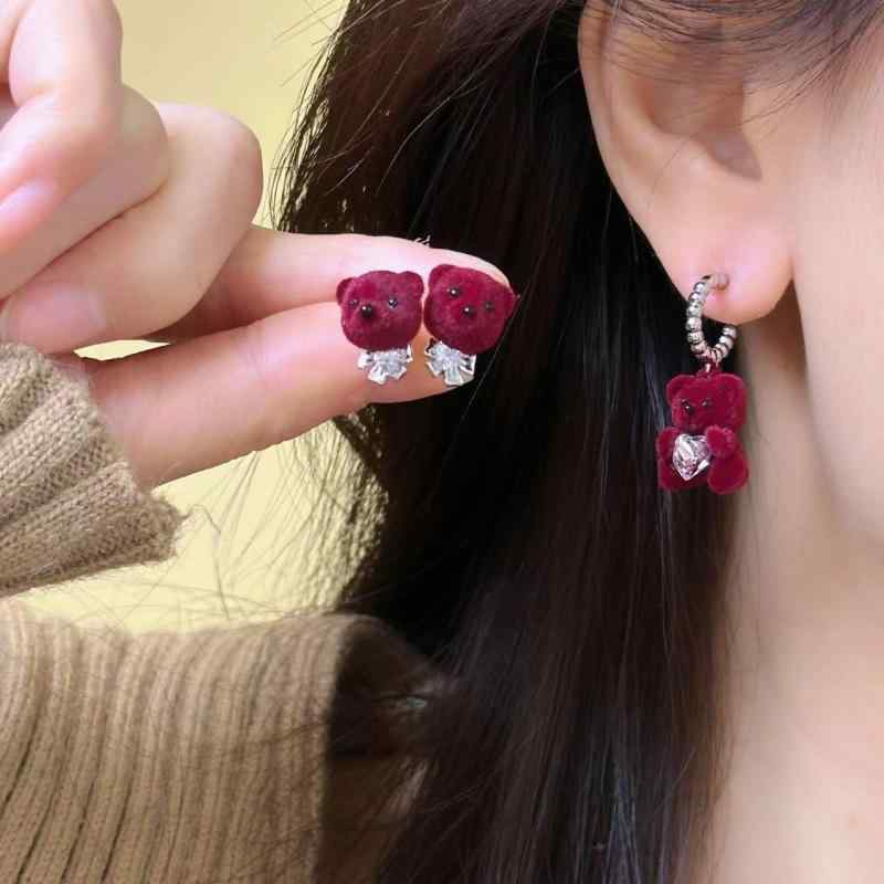 White Coral - 耳飾り レディース 秋冬 レッド 赤 ベルベット フロッキー クマ 小熊 ジルコニア ピアス イヤリング 指輪 上品 エレガント スイート フェミニン おしゃれ 電気メッキ加工